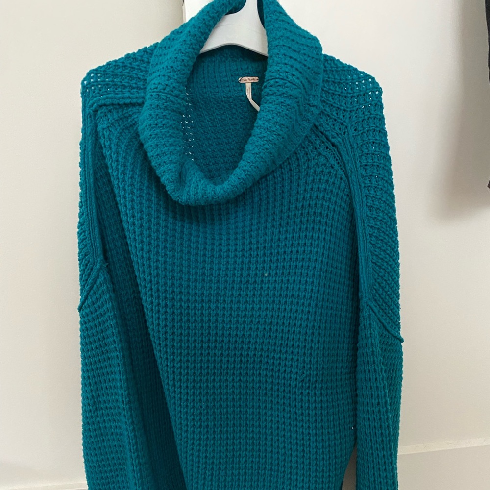 Free people sweater like new condition